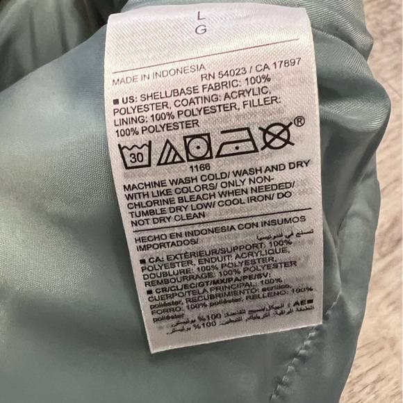 Old Navy Quilted Puffer Vest NWT size L - Picture 6 of 8